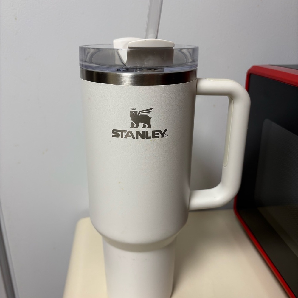 40 oz Stanley Classic White with Straw